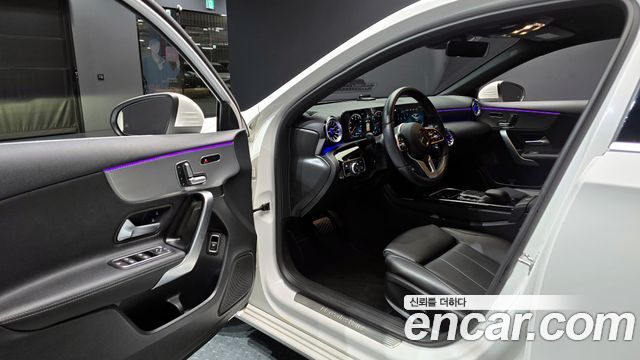 Mercedes-Benz A-Class 2023 — photo 11