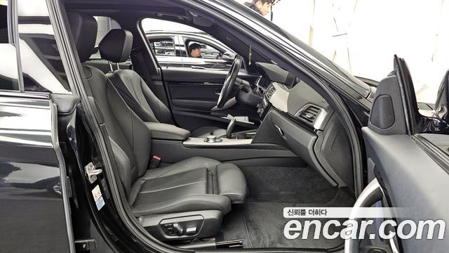 BMW Gran Turismo 2021 — photo 11