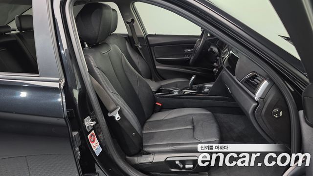 BMW 3-Series 2017 — photo 11