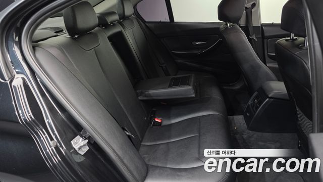 BMW 3-Series 2017 — photo 12