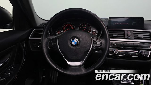 BMW 3-Series 2017 — photo 13