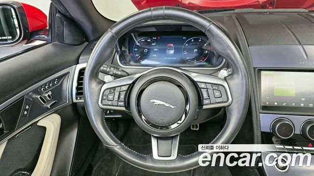 Jaguar F-TYPE 2021 — photo 13