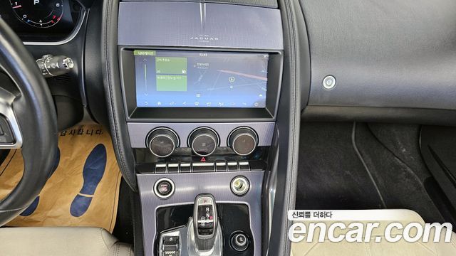 Jaguar F-TYPE 2021 — photo 14