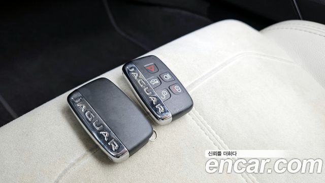 Jaguar F-TYPE 2021 — photo 19
