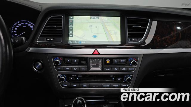 Hyundai Genesis 2016 — photo 15