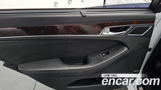 Hyundai Genesis 2016 — photo 19