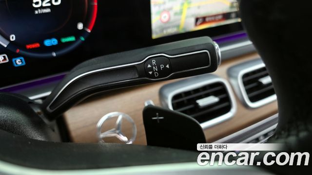 Mercedes-Benz GLE-Class 2021 — photo 9