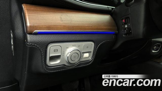 Mercedes-Benz GLE-Class 2021 — photo 13