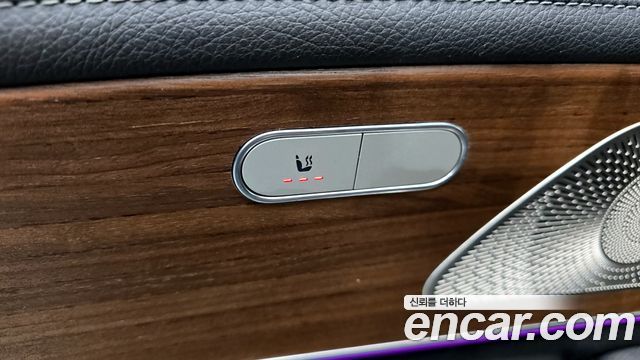 Mercedes-Benz GLE-Class 2021 — photo 17