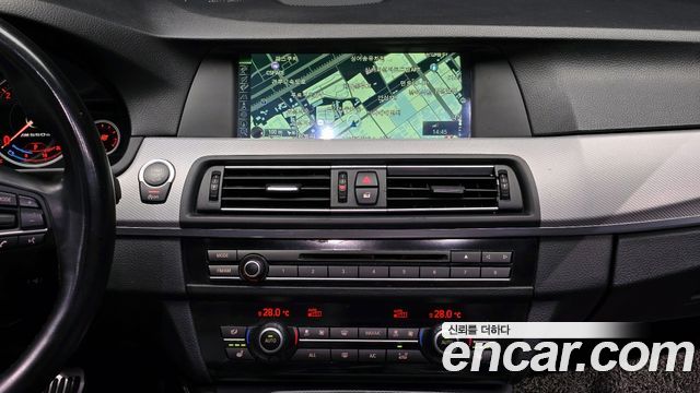 BMW 5-Series 2013 — photo 18