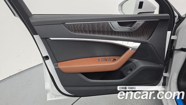 Audi A6 2021 — photo 18