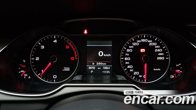 Audi A4 2015 — photo 8