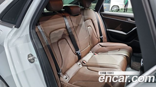 Audi A4 2015 — photo 12