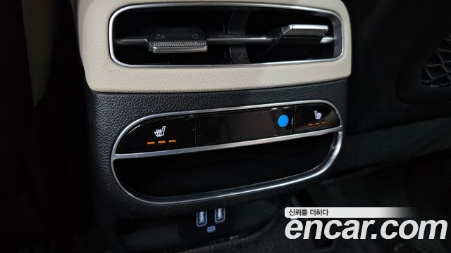 Genesis GV70 2021 — photo 19