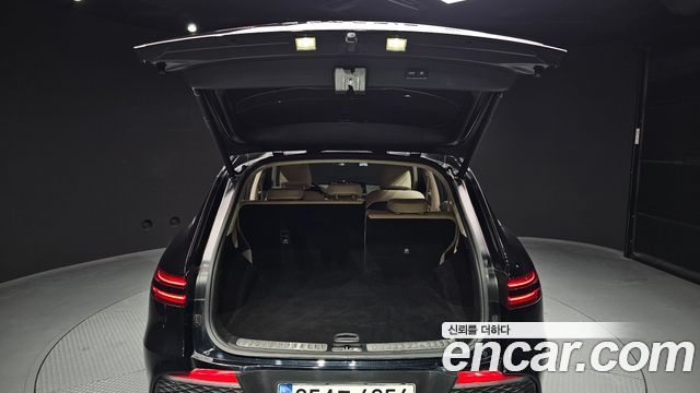 Genesis GV70 2021 — photo 20