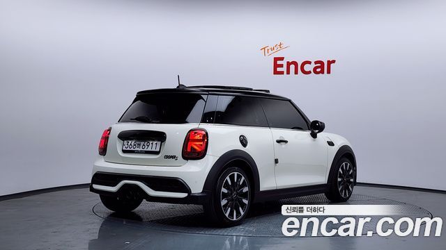 Mini Cooper 2022 — photo 2