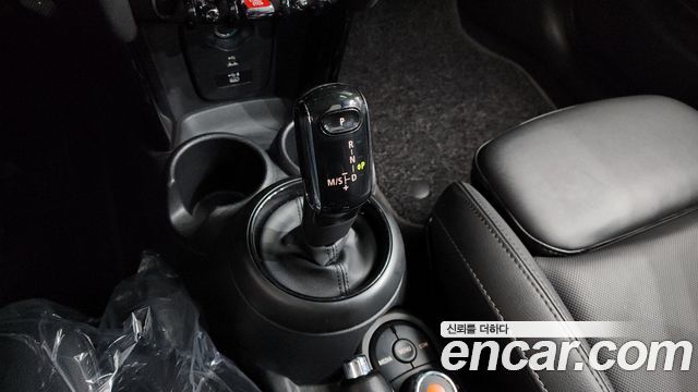 Mini Cooper 2022 — photo 9