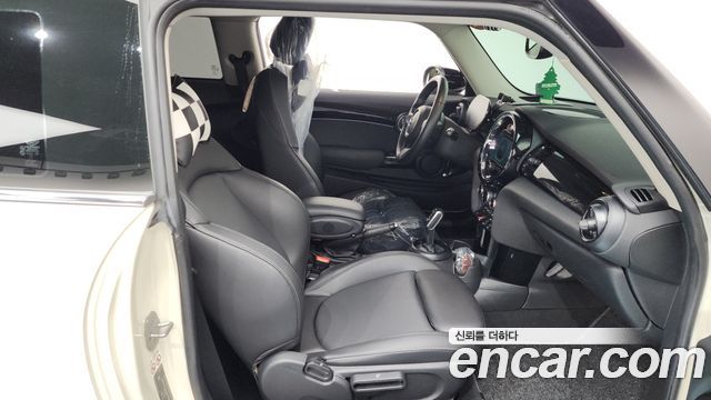 Mini Cooper 2022 — photo 11