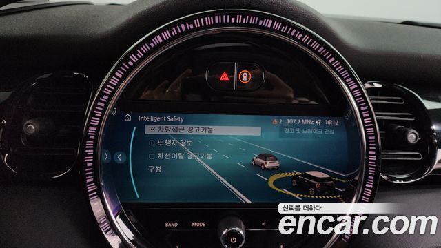 Mini Cooper 2022 — photo 16