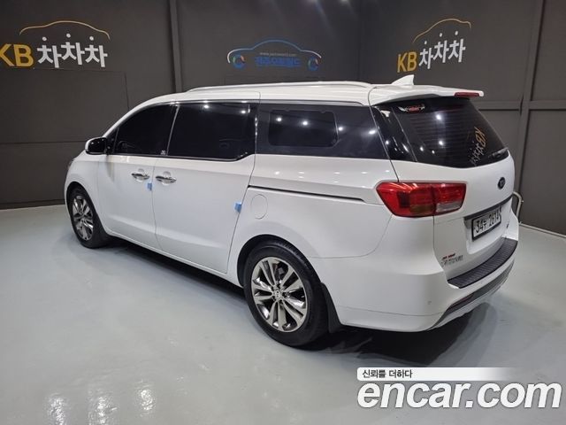 Kia Canival 2016 — photo 4