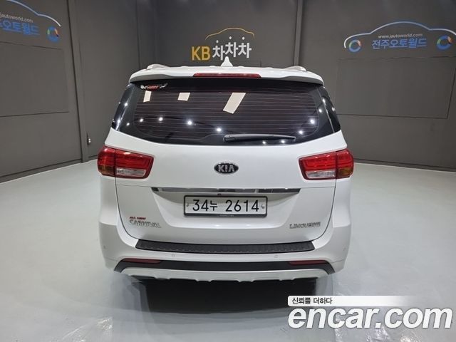 Kia Canival 2016 — photo 5