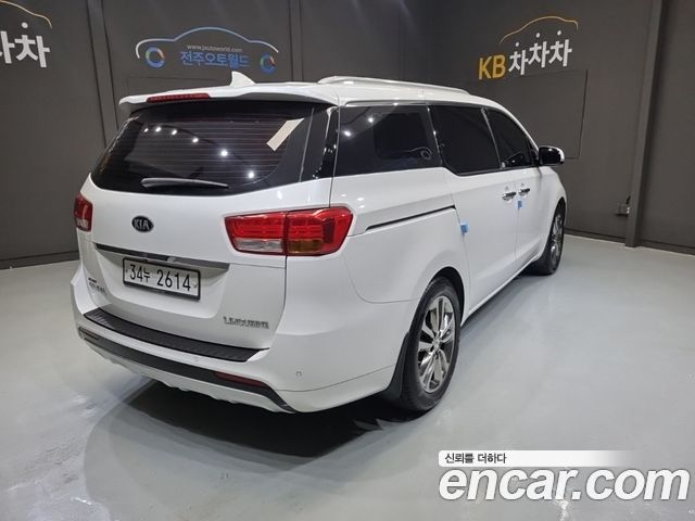 Kia Canival 2016 — photo 6