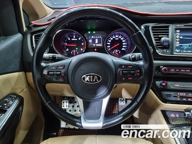Kia Canival 2016 — photo 8