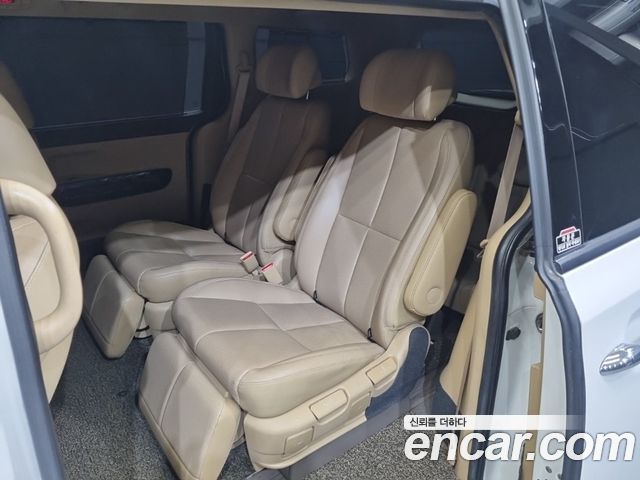 Kia Canival 2016 — photo 16