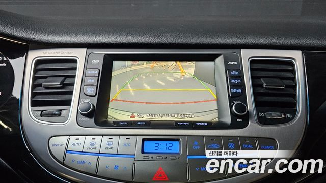 Hyundai Genesis 2012 — photo 13