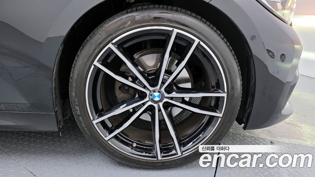BMW 3-Series 2021 — photo 5