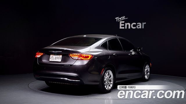 Chrysler 200 2015 — photo 2