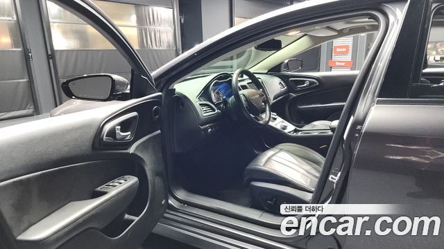 Chrysler 200 2015 — photo 10
