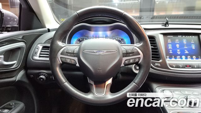 Chrysler 200 2015 — photo 13