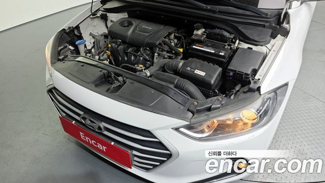 Hyundai AVANTE 2017 — photo 6