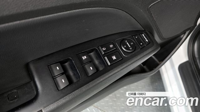 Hyundai AVANTE 2017 — photo 11