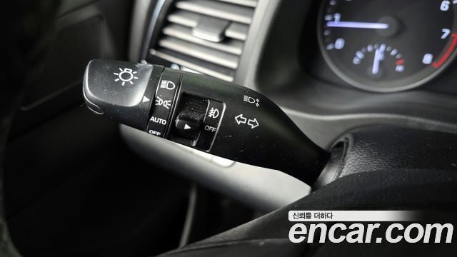 Hyundai AVANTE 2017 — photo 12