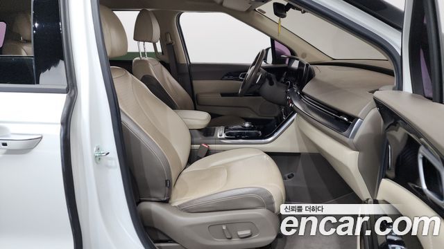 Kia Canival 2021 — photo 11