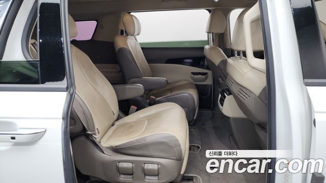 Kia Canival 2021 — photo 12
