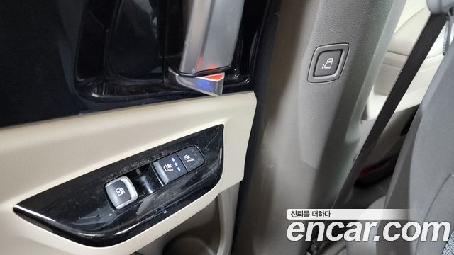 Kia Canival 2021 — photo 19
