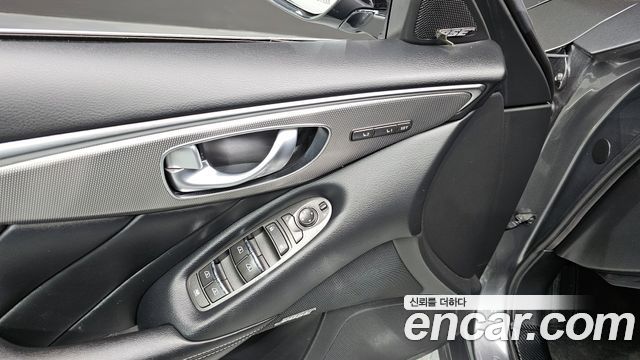 Infiniti Q50 2016 — photo 19