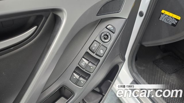 Hyundai AVANTE 2016 — photo 14