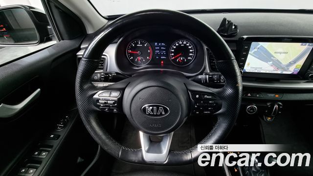 Kia Stonic 2018 — photo 13
