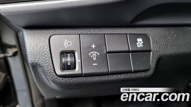 Kia Stonic 2018 — photo 14