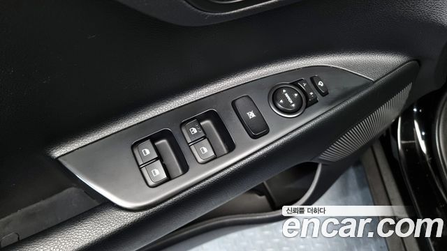 Kia Stonic 2018 — photo 17