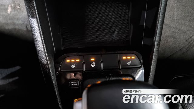 Kia Stonic 2018 — photo 18