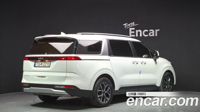 Kia Canival 2022 — photo 2
