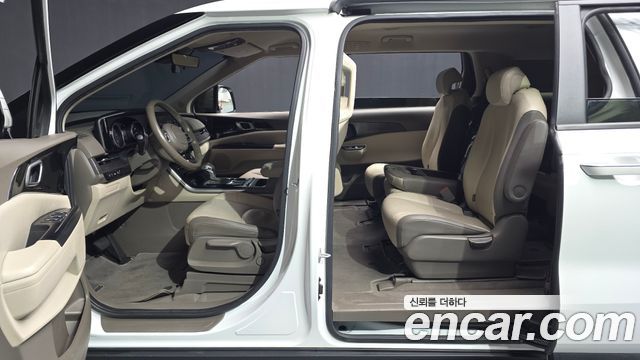 Kia Canival 2022 — photo 10