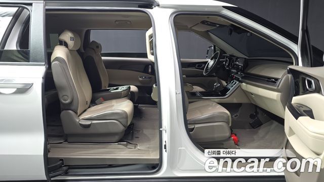 Kia Canival 2022 — photo 11