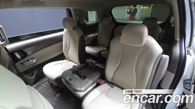 Kia Canival 2022 — photo 12