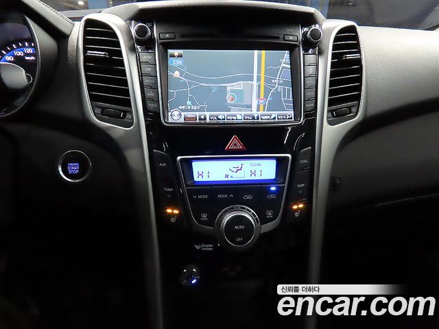 Hyundai i30 2014 — photo 12